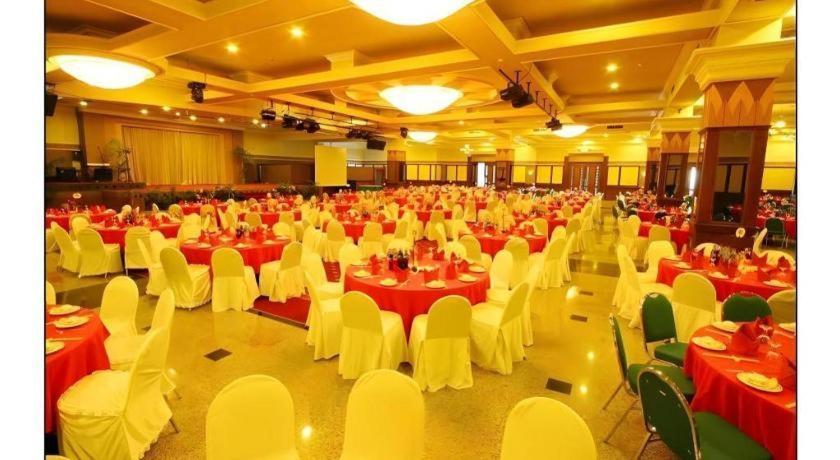 Hotel Banjarmasin International ภายนอก รูปภาพ