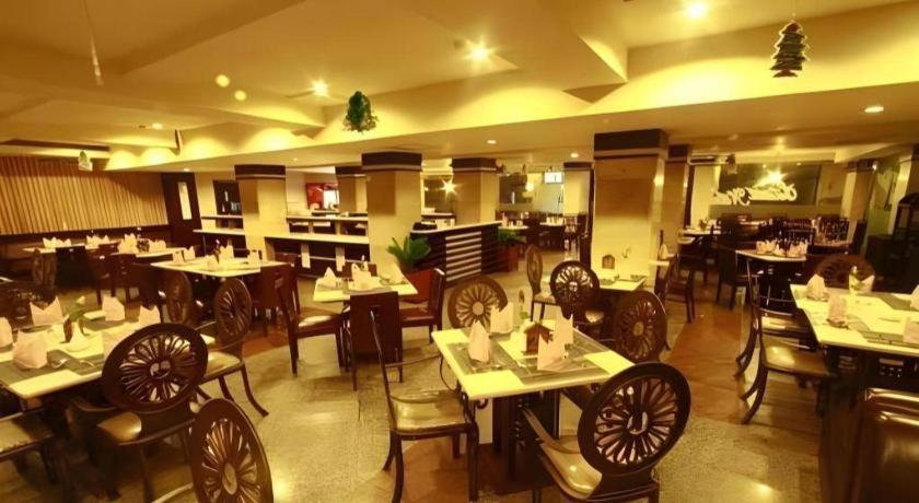 Hotel Banjarmasin International ภายนอก รูปภาพ